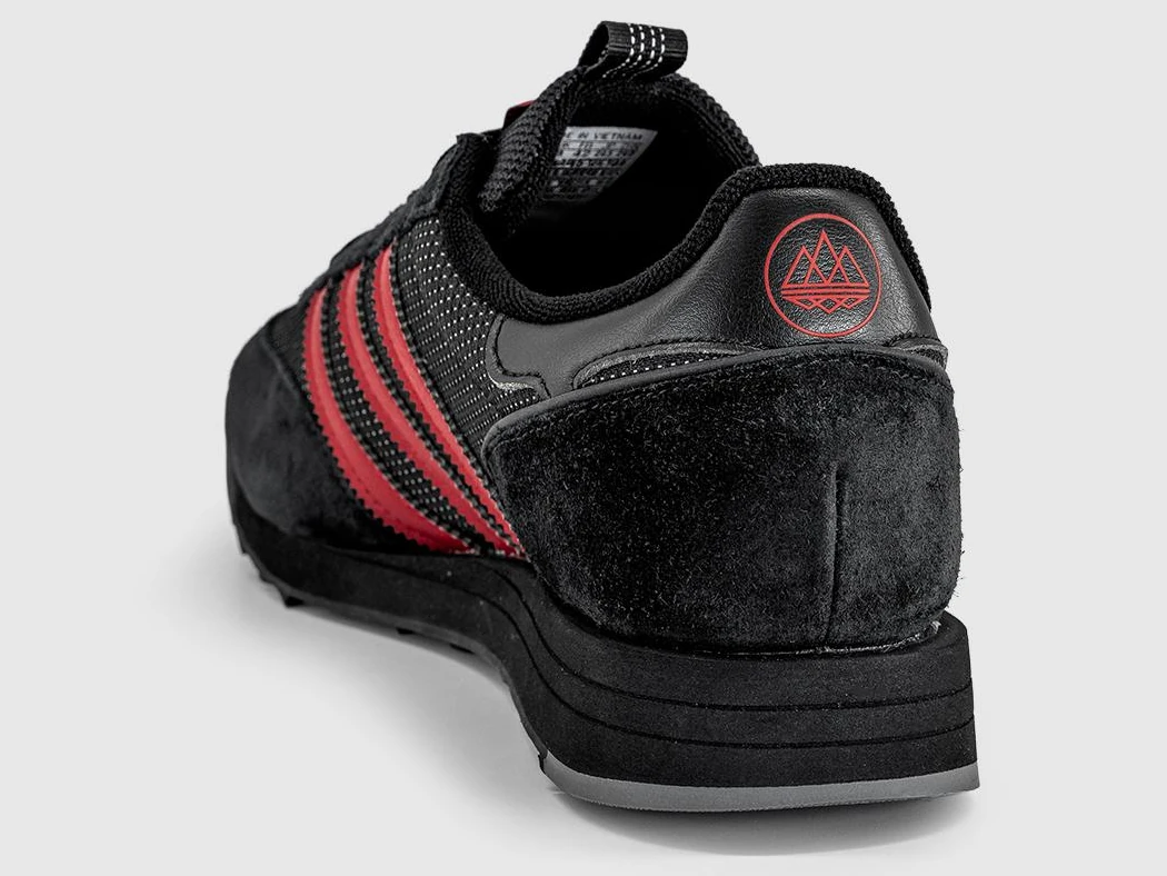 adidas SPZL x Manchester United
FC SL83
Core Black / Silver Metallic — KK0764
