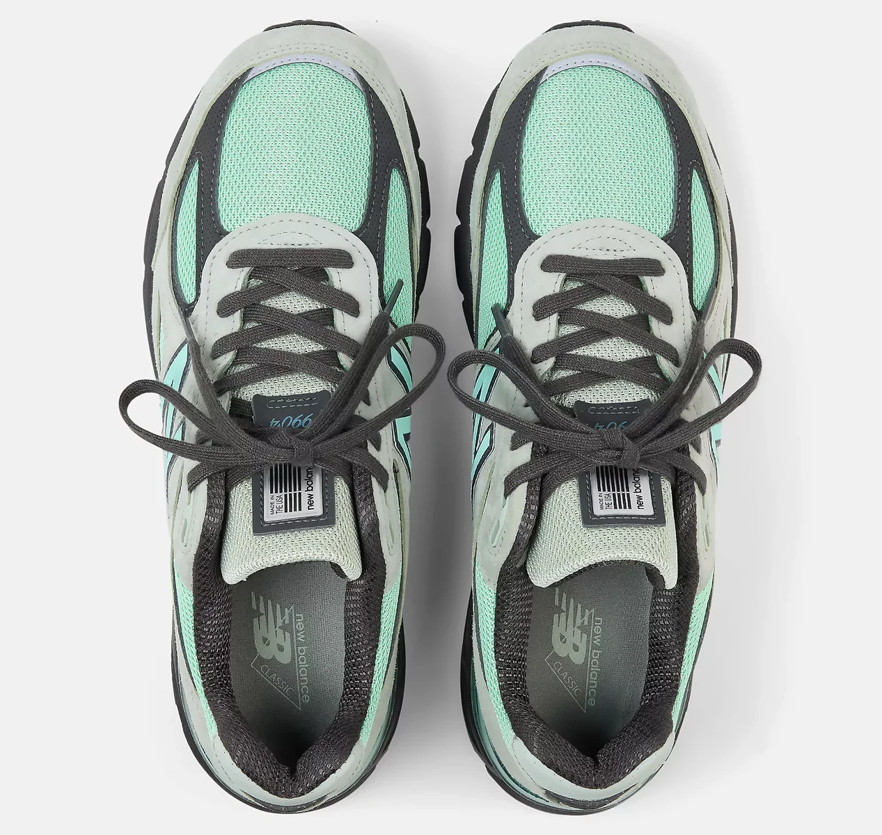 New Balance 990v4
Made In USA
'Silver Moss Mint' — U990GE4