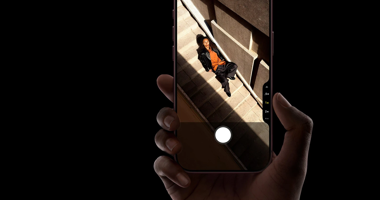 Apple Unveils iPhone 18 Pro with Variable Aperture for Main Camera