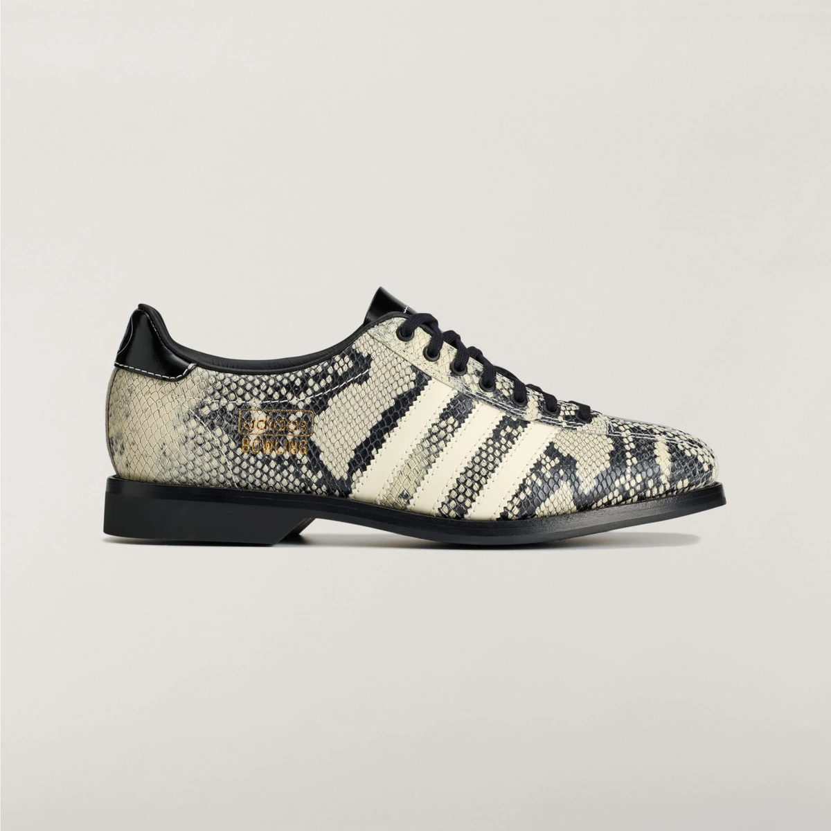 adidas x Brain Dead Bowling
'Snakeskin'
Grey / White / Black — KJ0662