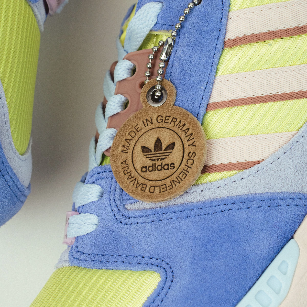 adidas ZX 8000 'Made in Germany': El running de 1989 pasa por Scheinfeld — KJ7660