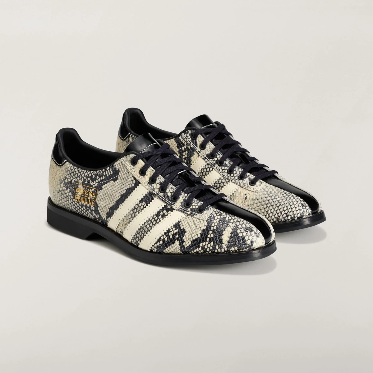 adidas x Brain Dead Bowling
'Snakeskin'
Grey / White / Black — KJ0662