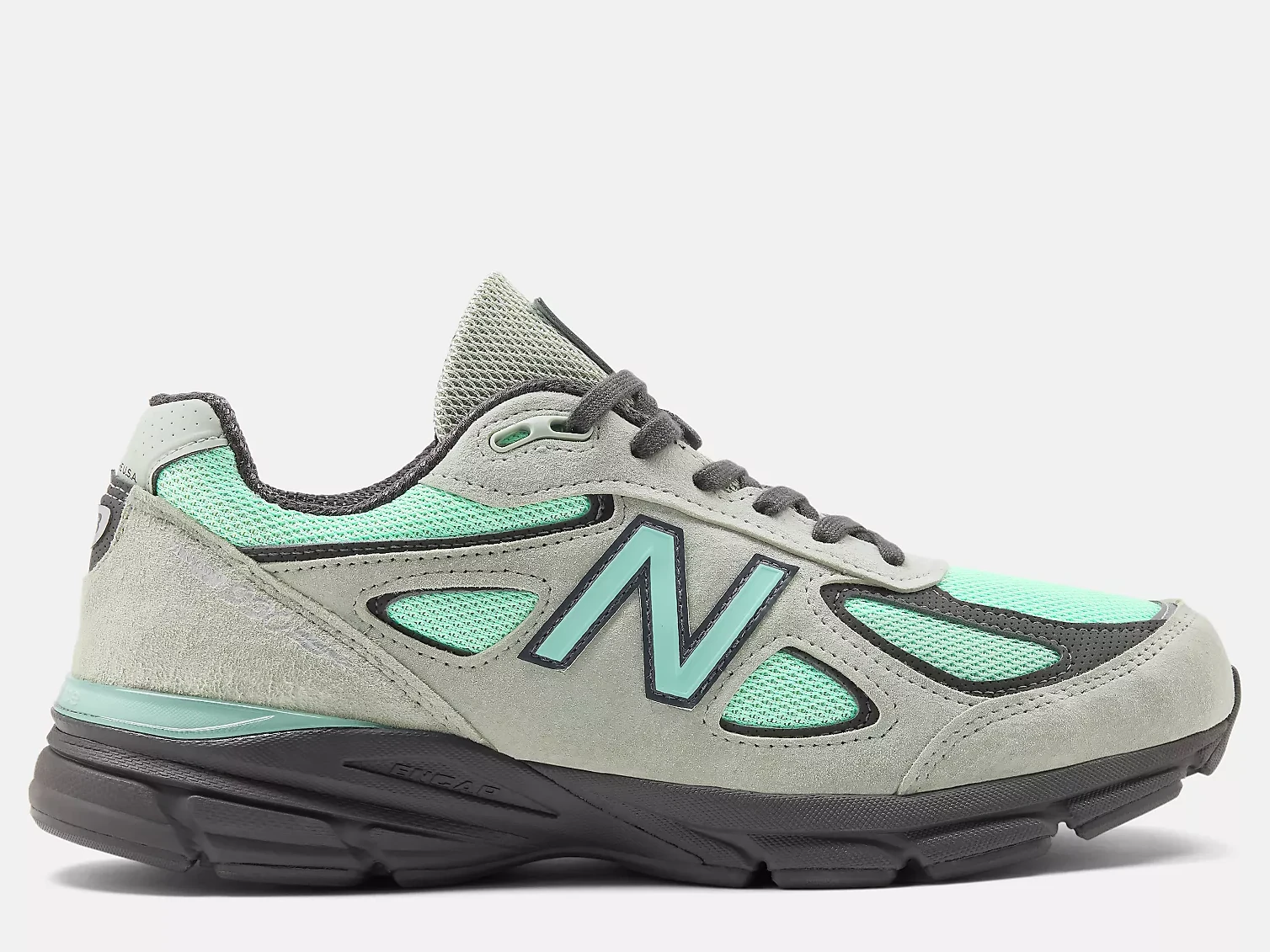 New Balance 990v4
Made In USA
'Silver Moss Mint' — U990GE4