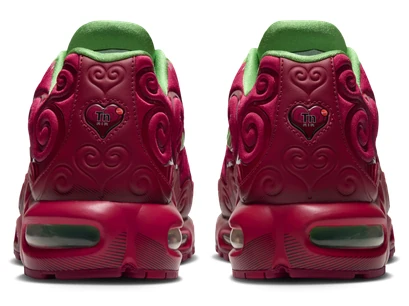 One Piece x Nike Air Max Plus 'Ope Ope': Trafalgar Law's Devil Fruit Takes Form — IW1282-600