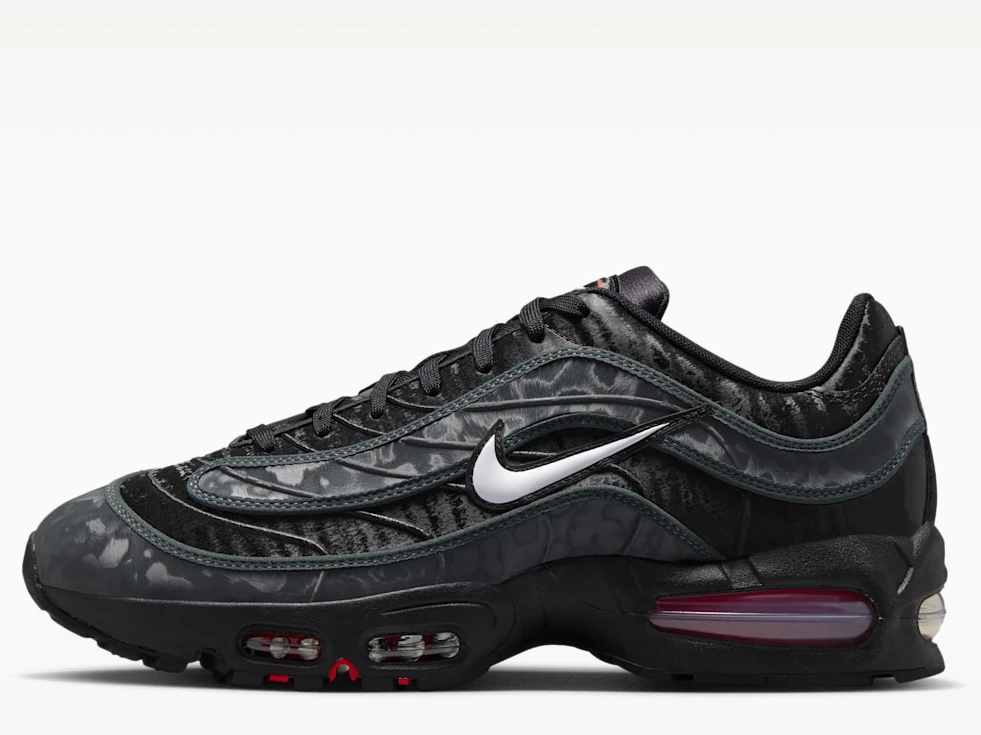 Nike Air Max Joga Bonito 'Black': Ronaldo's Legacy in a Darker Shade — IO1753-001