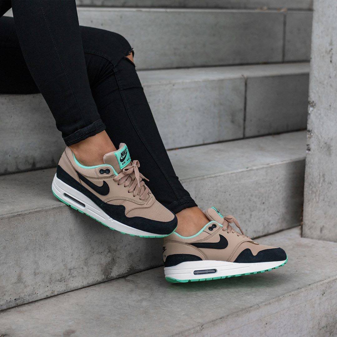 Nike air max 1 desert black green glow Clearance