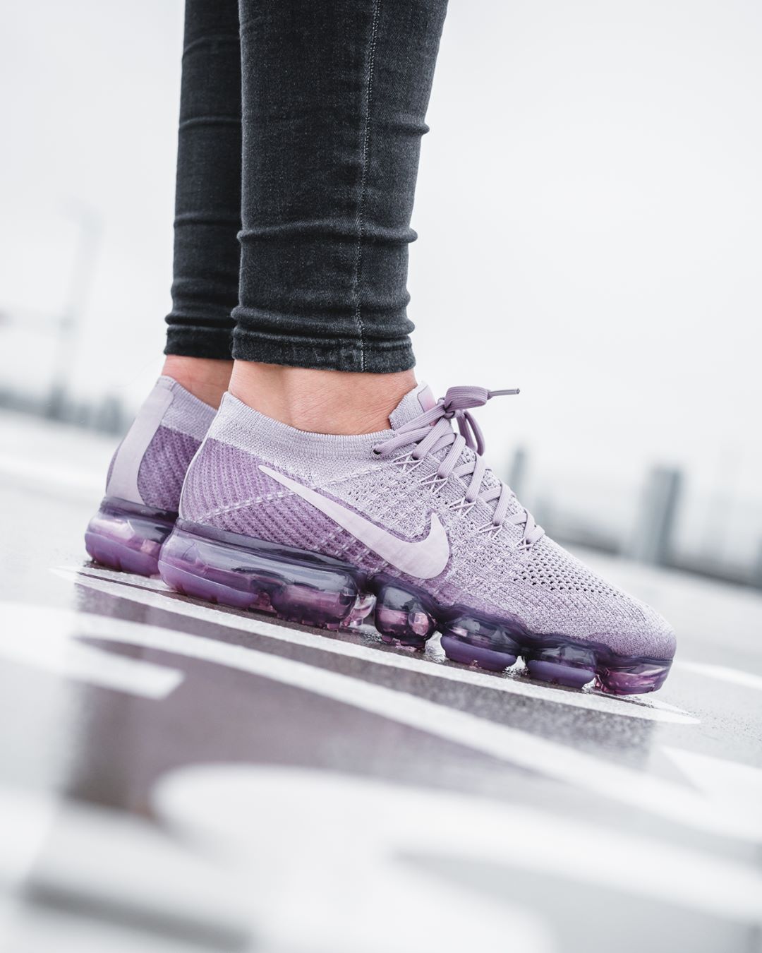 vapormax plum
