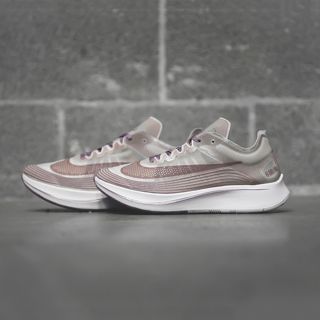 nike zoom fly sp taupe
