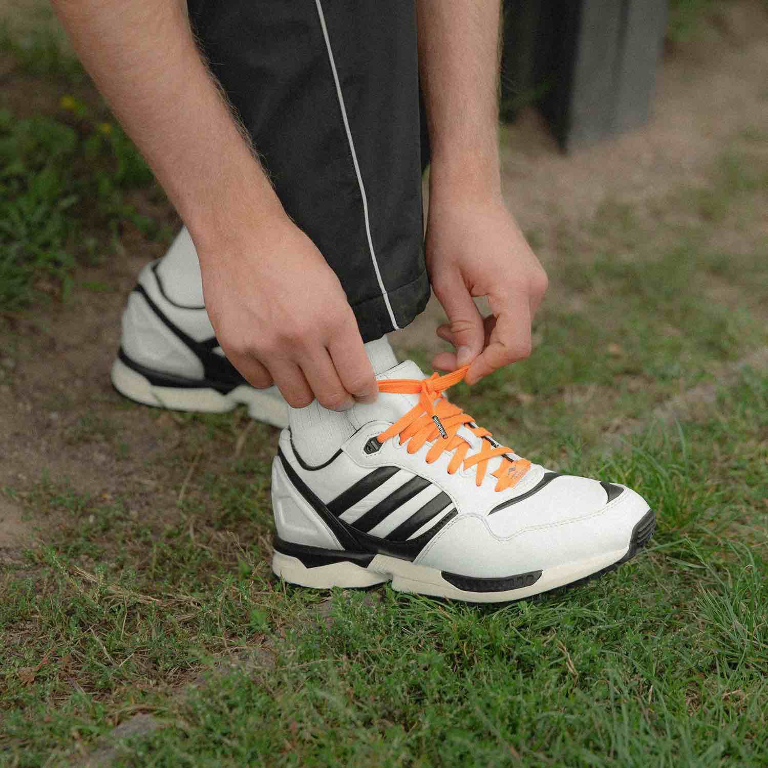 insidesneakers • Adidas x Juventus F.C. ZX 6000 White / Black • FZ0345