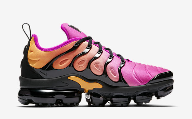 black womens vapormax plus