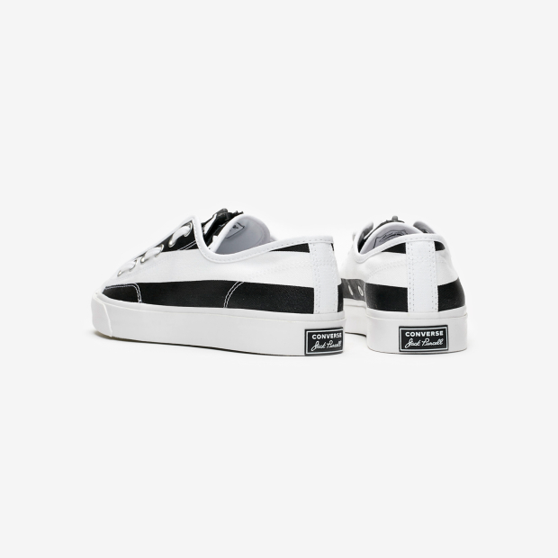 Converse x Takahiro TheSoloist.
Jack Purcell Zip Ox
White / Black