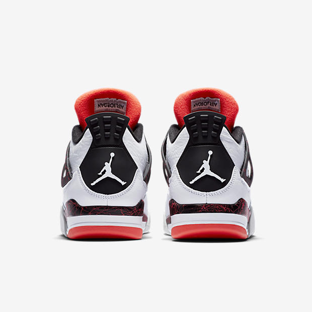 Air Jordan 4 Retro
White / Black / Crimson