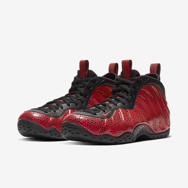 Nike Air Foamposite One
« Cracked Lava »
