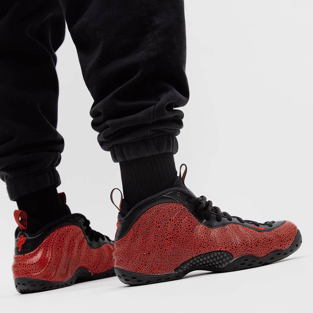 Nike Air Foamposite One
« Cracked Lava »