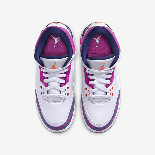 Air Jordan 3 GS
« Barely Grape »