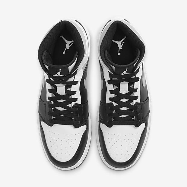 Air Jordan 1 Mid
Black / Grey