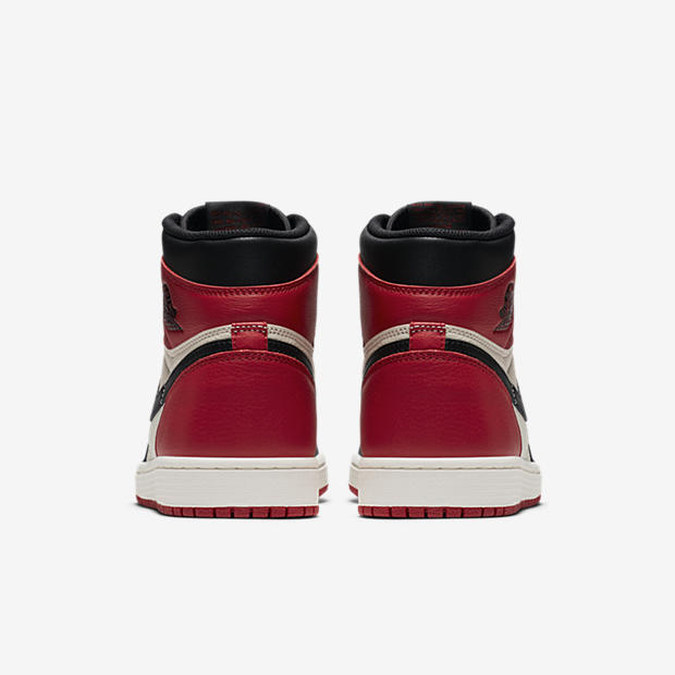 Air Jordan 1
« Bred Toe »