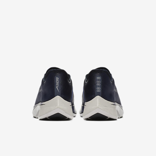 Nike Zoom Vaporfly 4%
Obsidian / Indigo / Silver