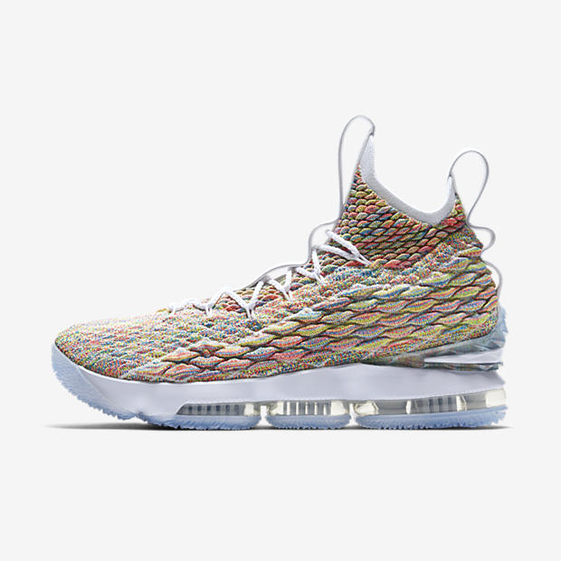 Nike LeBron 15
« Cereal »