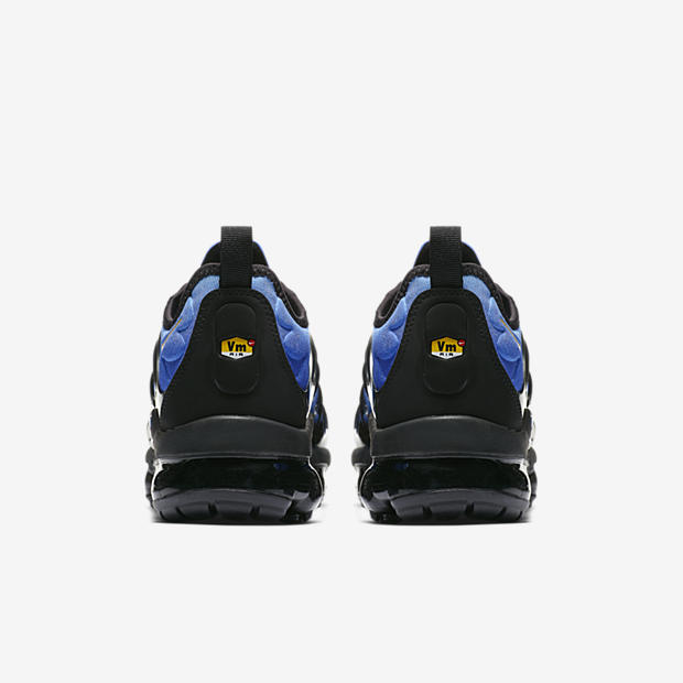 Nike Air VaporMax Plus
Black / Blue