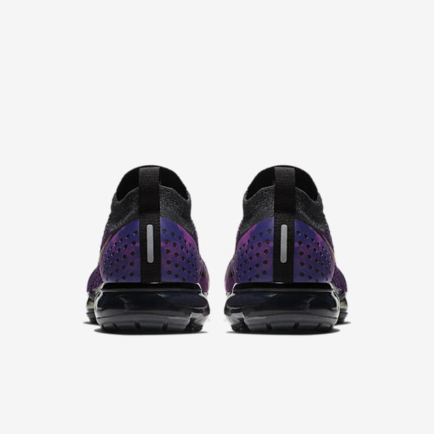 Nike Air VaporMax Flyknit 2
Black / Purple