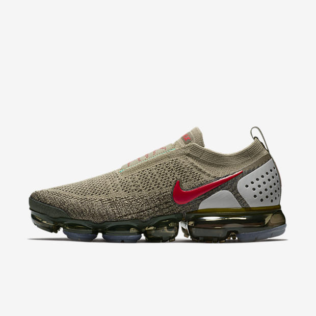 Nike Air VaporMax Moc 2
Olive / Red