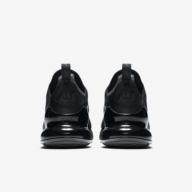 Nike Air Max 270
Triple Black