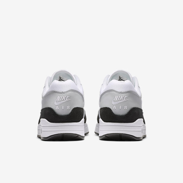 Nike Air Max 1
Grey / White / Black
