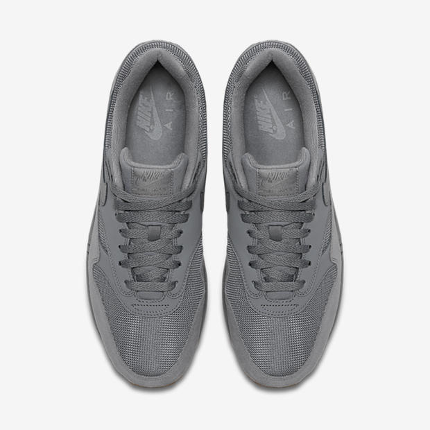 Nike Air Max 1
Grey / Gum