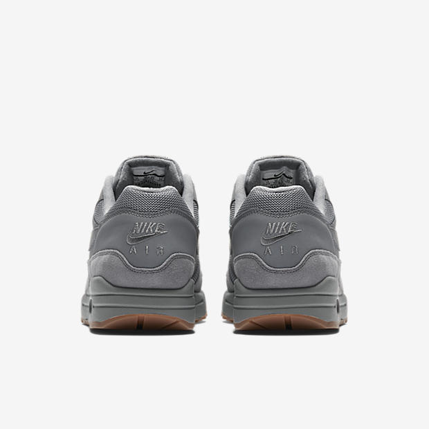 Nike Air Max 1
Grey / Gum