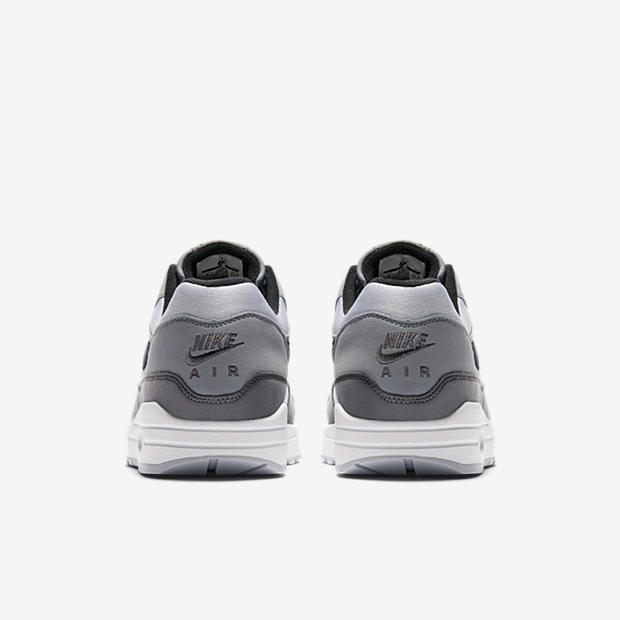 Nike Air Max 1
White / Grey