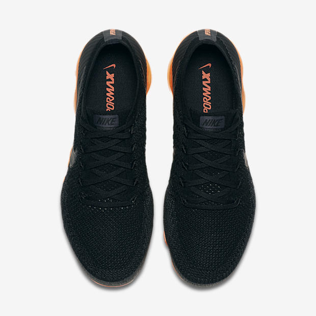 Nike Air VaporMax Flyknit
Black / Rush Orange