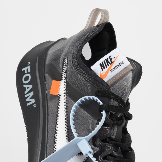 Nike x Off-White
Zoom Fly Black