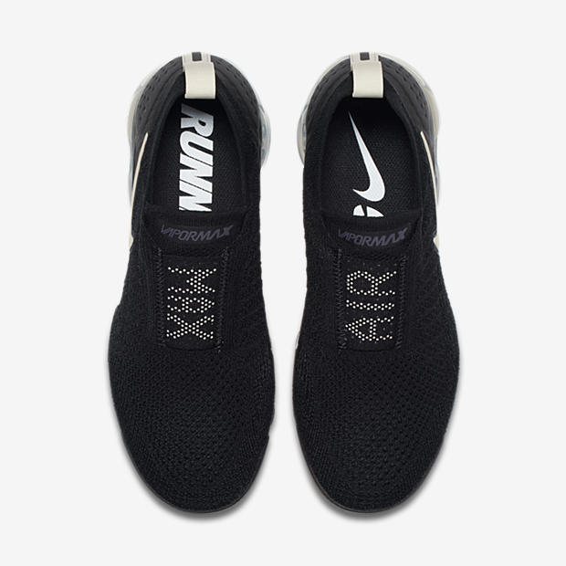 Nike Air VaporMax Flyknit Moc 2 
Black / Light Cream
