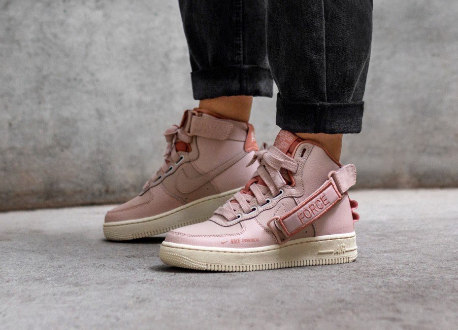 Nike Air Force 1 High Utility
« Particle Beige »