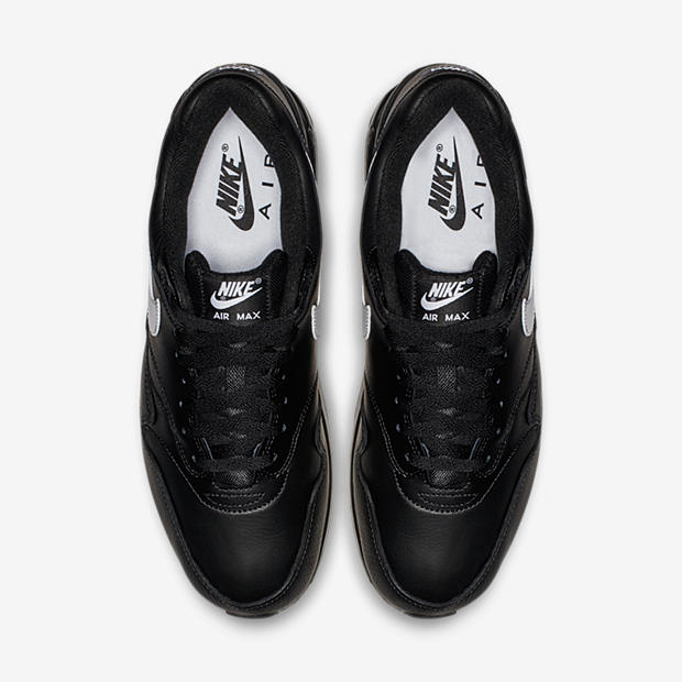 Nike Air Max 90 / 1
Black / White