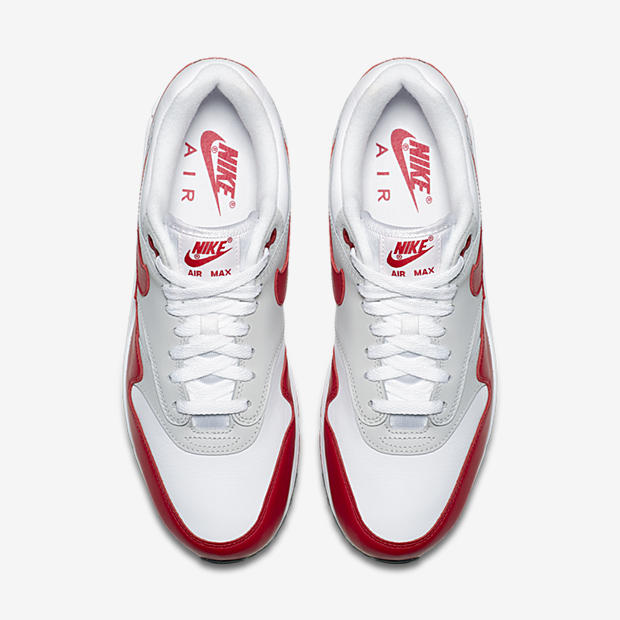 Nike Air Max 90 / 1
White / Red / Grey