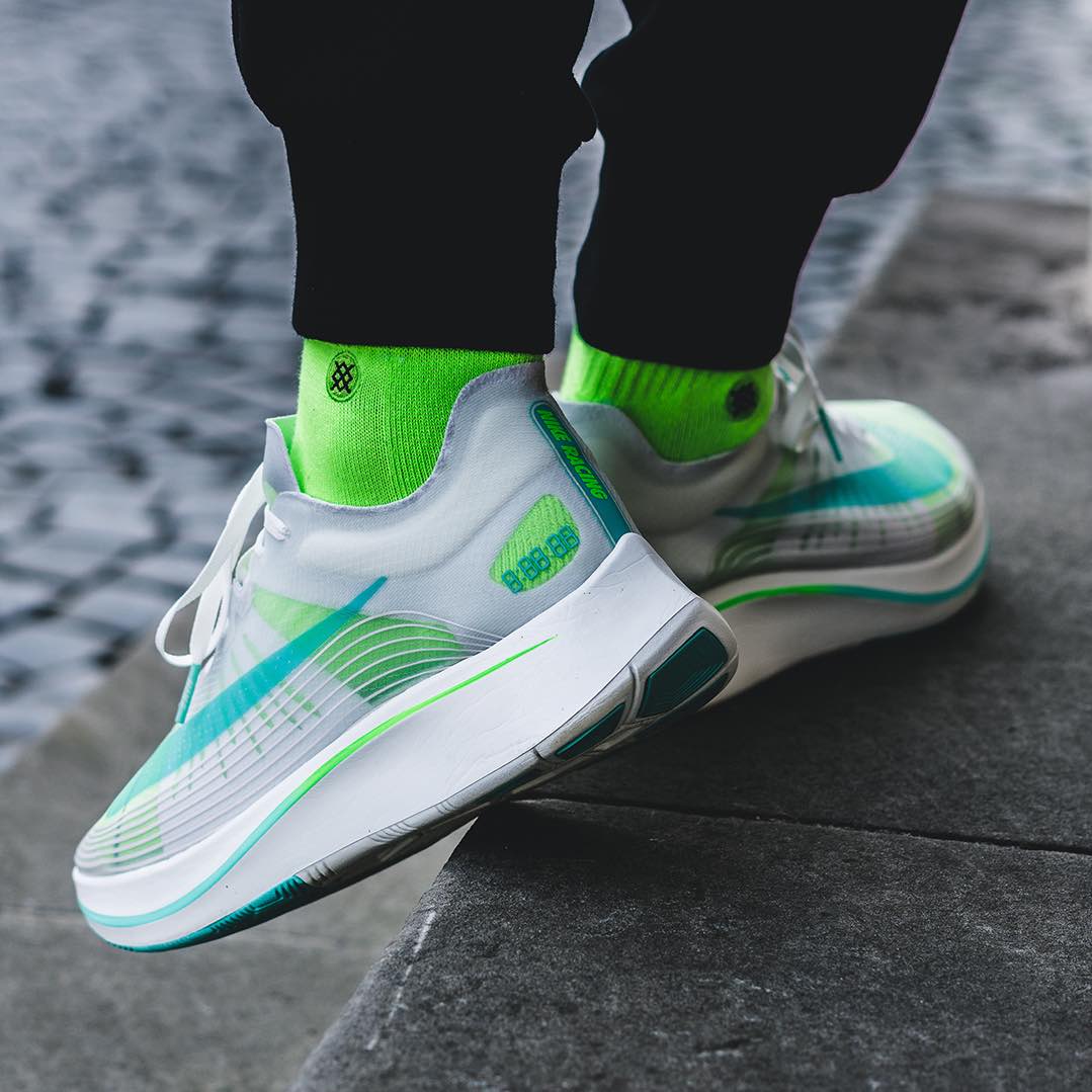 Nike Zoom Fly SP
White / Rage Green