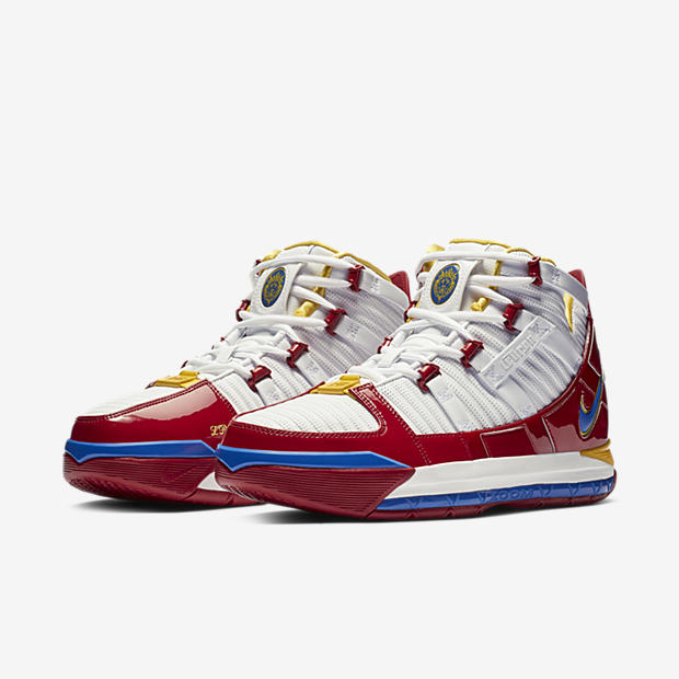 Nike LeBron 3
« SuperBron »