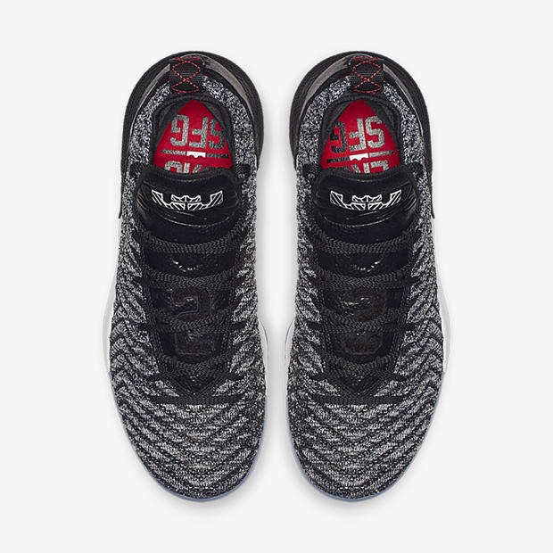 Nike LeBron 16
« Oreo »