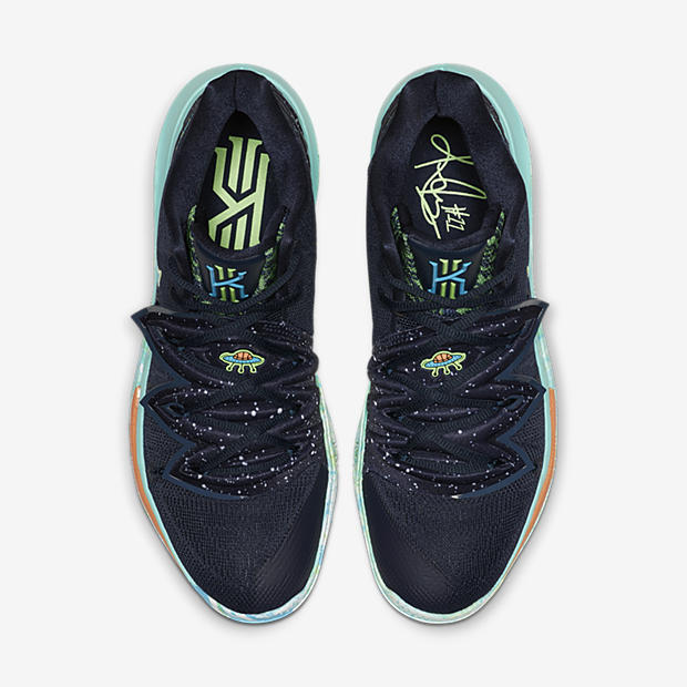Nike Kyrie 5
« UFO »