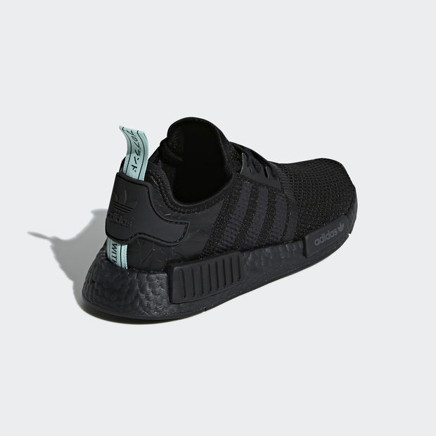 Adidas NMD_R1
Core Black / Clear Mint