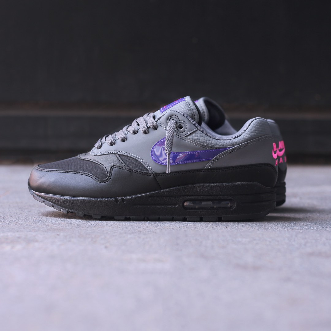 Nike Air Max 1
Black / Grey / Purple