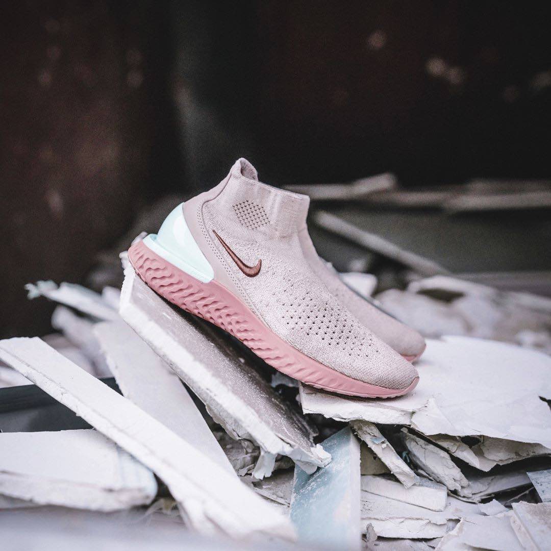 Nike Rise React Flyknit
Taupe / Mauve / Pink