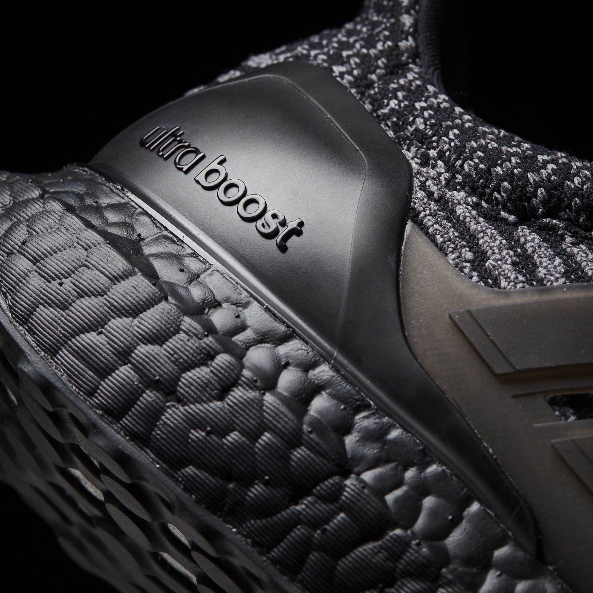 Adidas Ultra Boost
Core Black / Grey