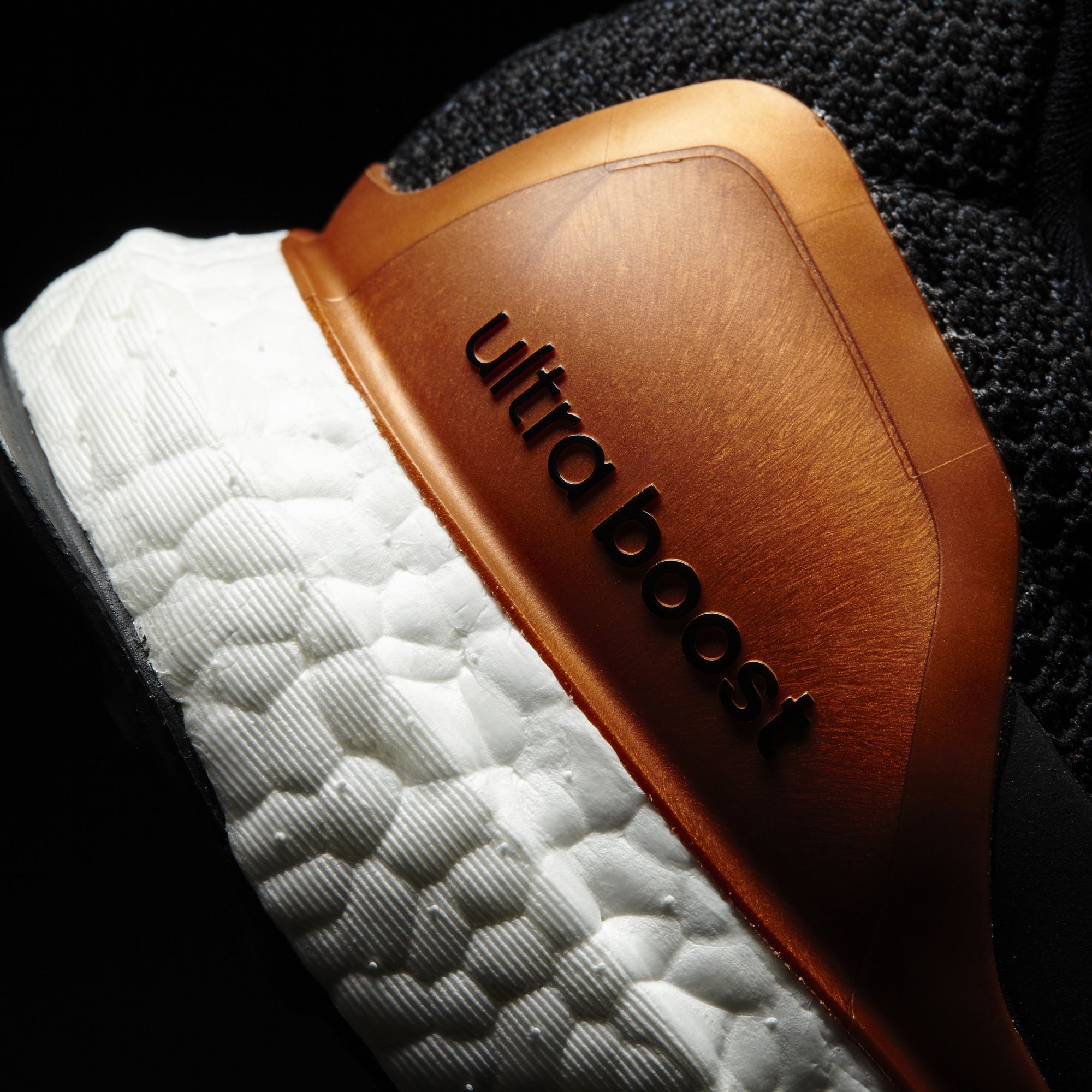 Adidas Ultra Boost LTD
Core Black / Bronze