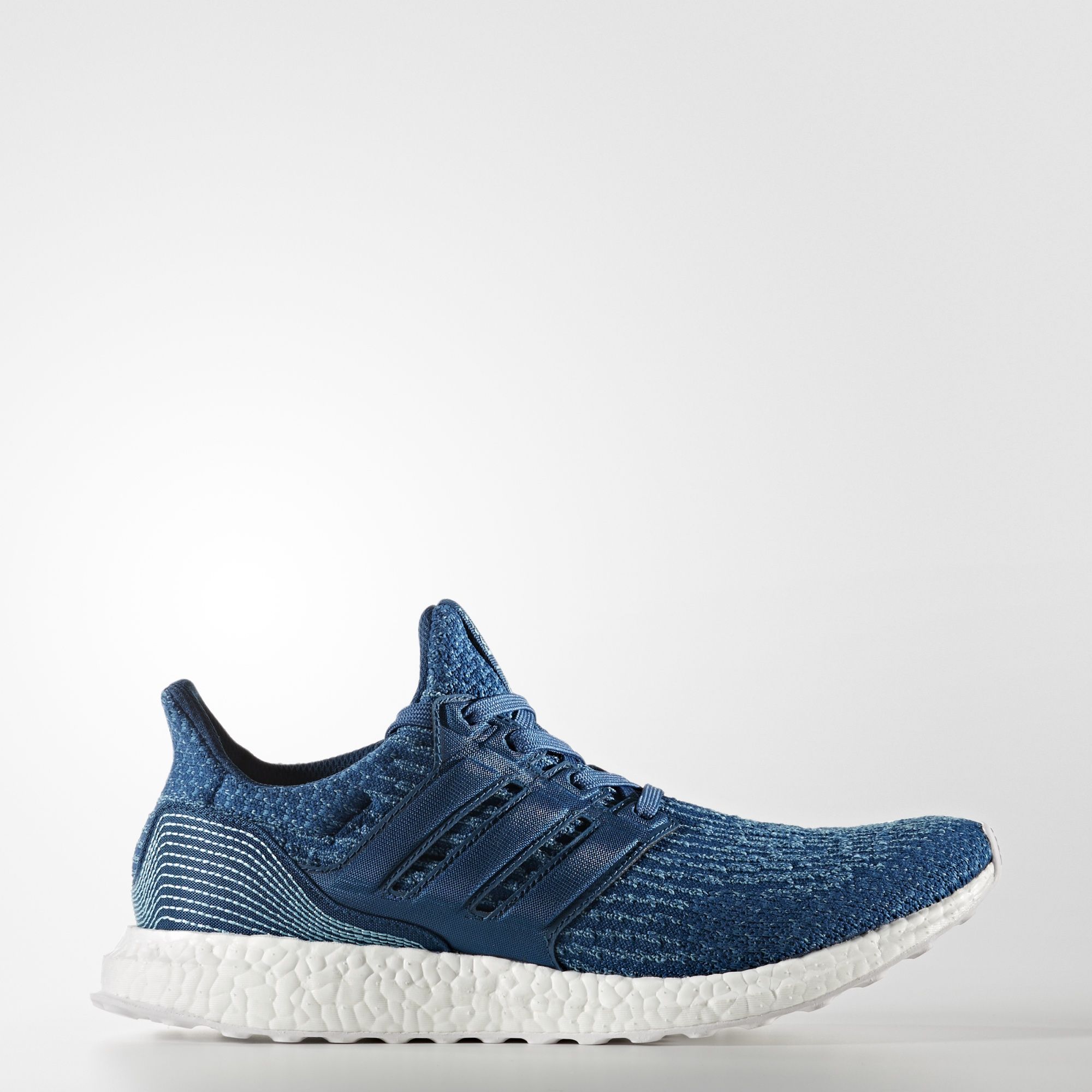 Adidas Ultra Boost Parley
Blue / White
