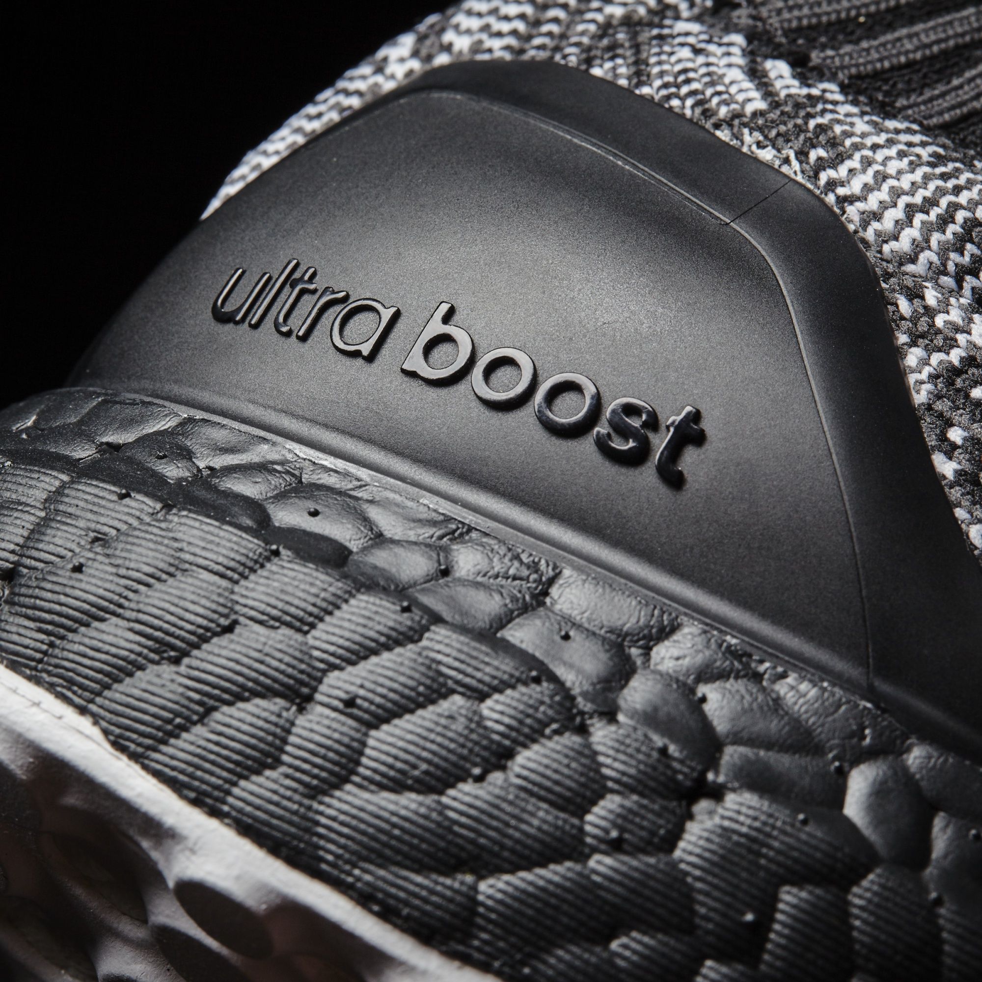 Adidas Ultra Boost Uncaged
Black / Grey / White