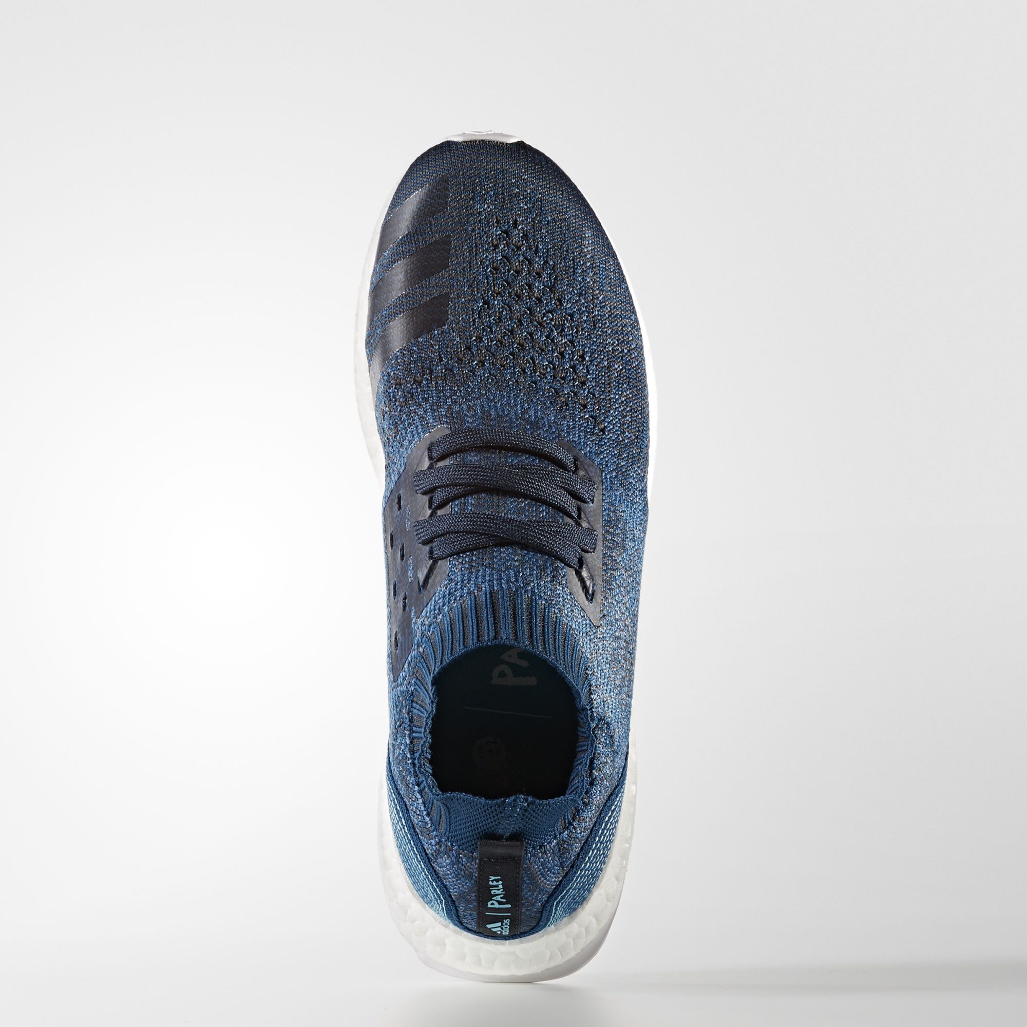 Adidas Ultra Boost Uncaged Parley
Blue / White
