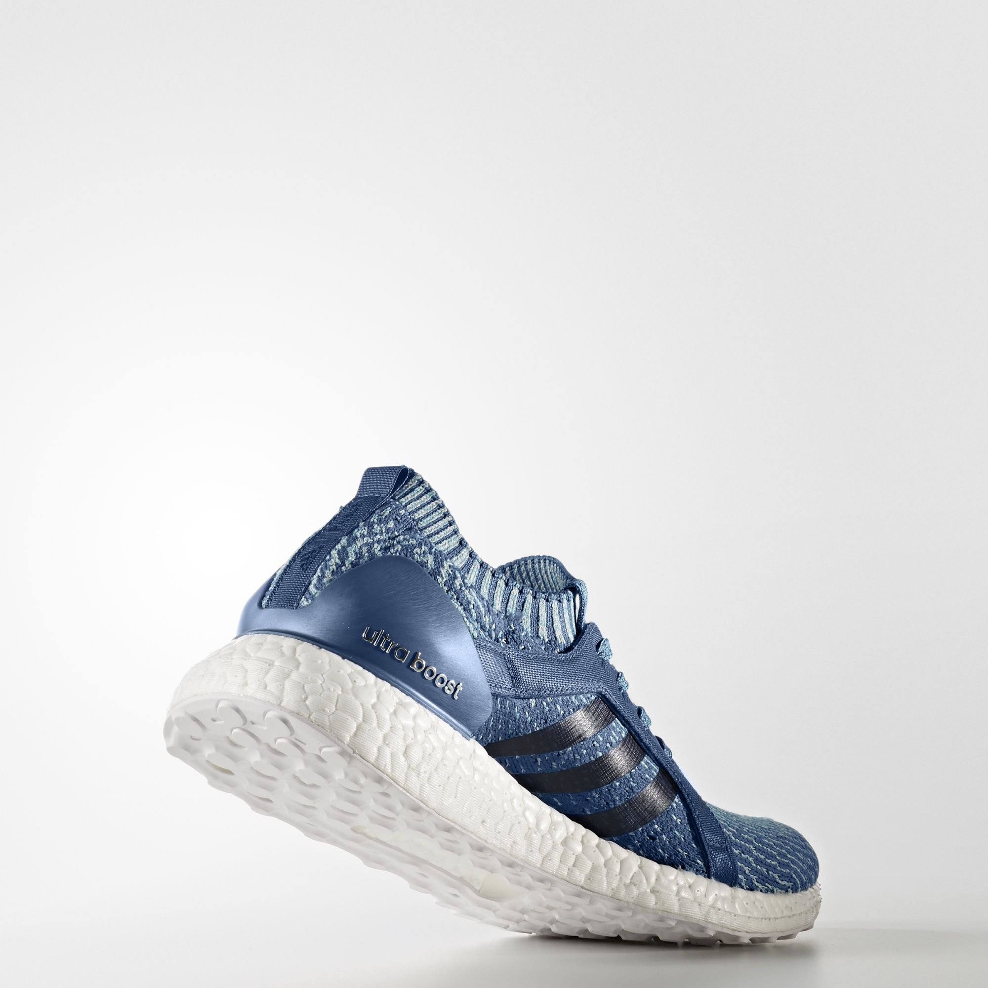 Adidas Ultra Boost X Parley
Blue / White